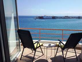 Flat with balcony and sea view